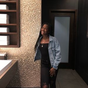 Meet your Posher, Ariel